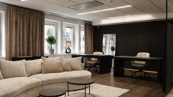 Elegant hemmakontor i Studiorooms stil